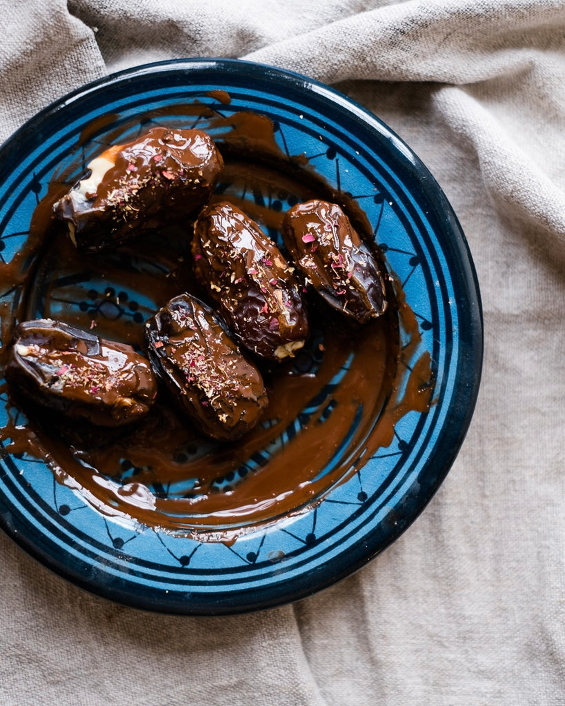 NOURISHING DATES MIT ROHKAKAO